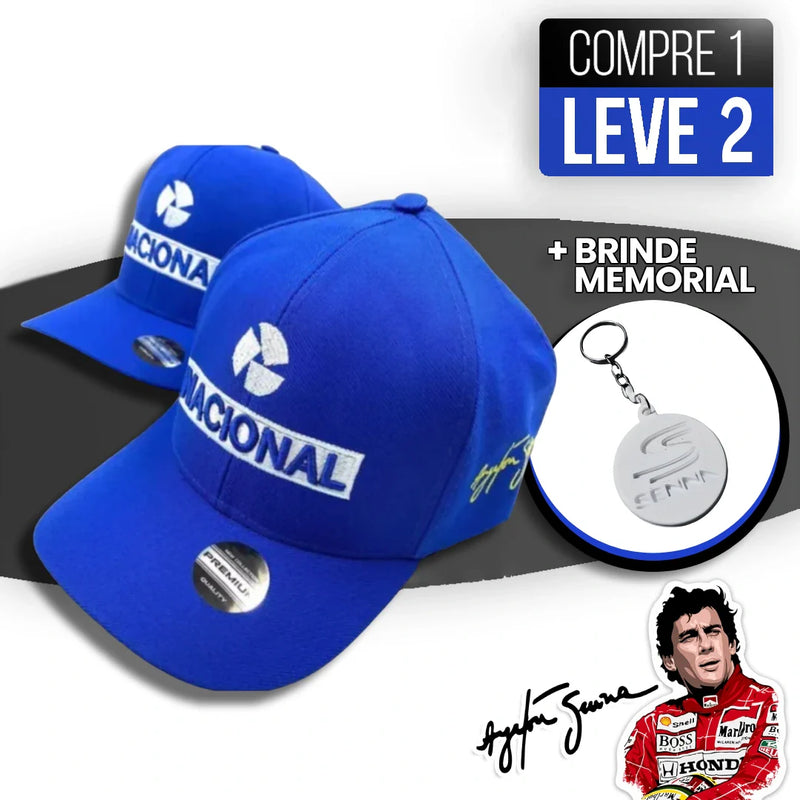 COMPRE 1 LEVE 2 | Boné Ayrton Senna Retrô F1 + BRINDE Memorial: Adesivo e Chaveiro Senna